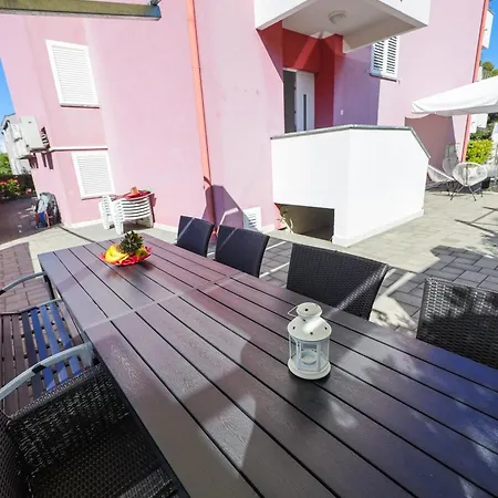 Pino With Pool, Sauna & Jacuzzi 2 * Petrcane