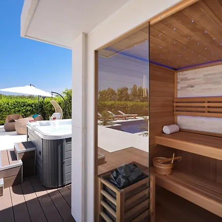 Pino With Pool, Sauna & Jacuzzi 2 Lejlighed Petrcane