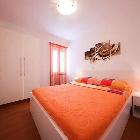 Pino With Pool, Sauna & Jacuzzi 2