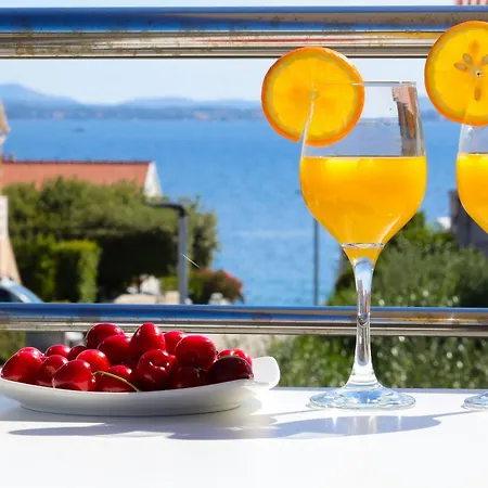 Lejlighed Pino With Pool, Sauna & Jacuzzi 2 *