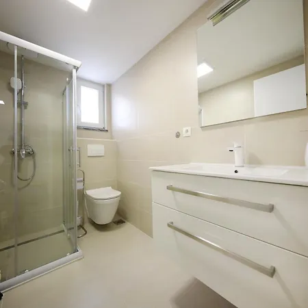 Pino With Pool, Sauna & Jacuzzi 2 * Petrcane