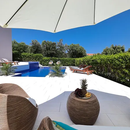 Appartement Pino With Pool, Sauna & Jacuzzi 2