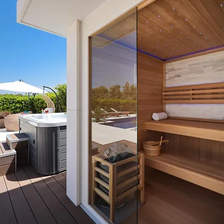 Lejlighed Pino With Pool, Sauna & Jacuzzi 2 Petrcane