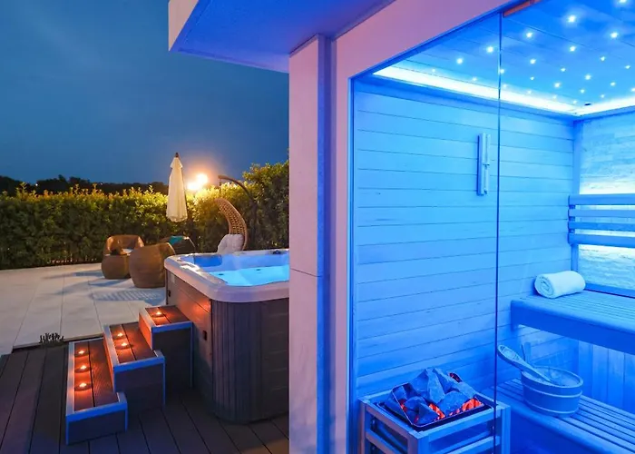 Pino With Pool, Sauna & Jacuzzi 2