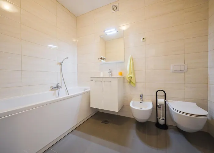 Pino With Pool, Sauna & Jacuzzi 2 Apartment