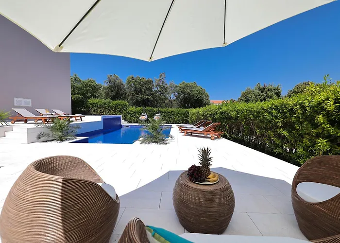Apartment Pino With Pool, Sauna & Jacuzzi 2