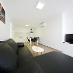 Pino With Pool, Sauna & Jacuzzi 2 Lägenhet