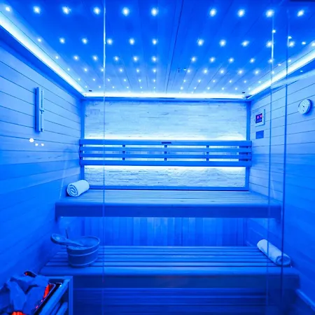 Pino With Pool, Sauna & Jacuzzi 2 شقة *