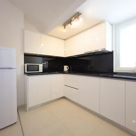 Pino With Pool, Sauna & Jacuzzi 2 Petrcane