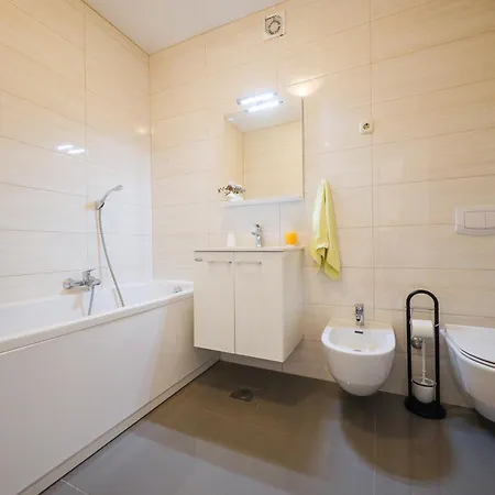 Pino With Pool, Sauna & Jacuzzi 2 شقة