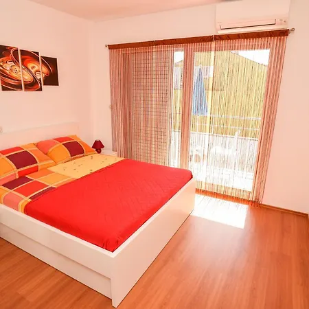 Appartamento Pino With Pool, Sauna&jacuzzi 2 Petrcane