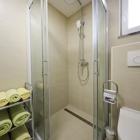 شقة Pino With Pool, Sauna & Jacuzzi 2