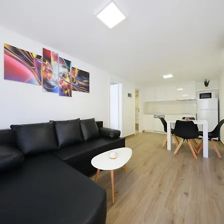 Pino With Pool, Sauna & Jacuzzi 2 Appartement