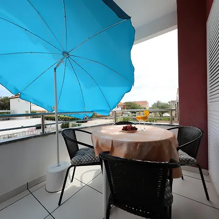 Appartement Pino With Pool, Sauna & Jacuzzi 2 *