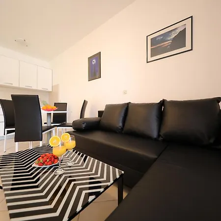 Appartement Pino With Pool, Sauna & Jacuzzi 2 *