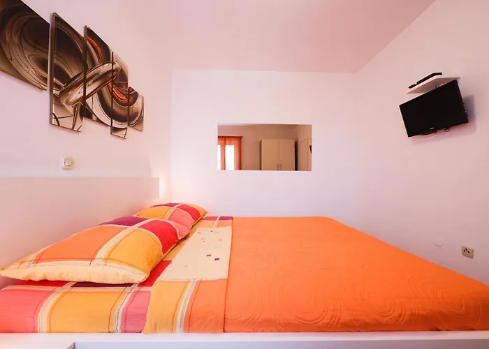 Pino With Pool, Sauna&jacuzzi 2