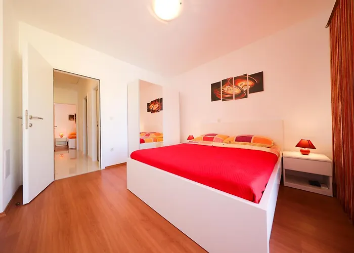 Appartamento Pino With Pool, Sauna&jacuzzi 2 Petrcane