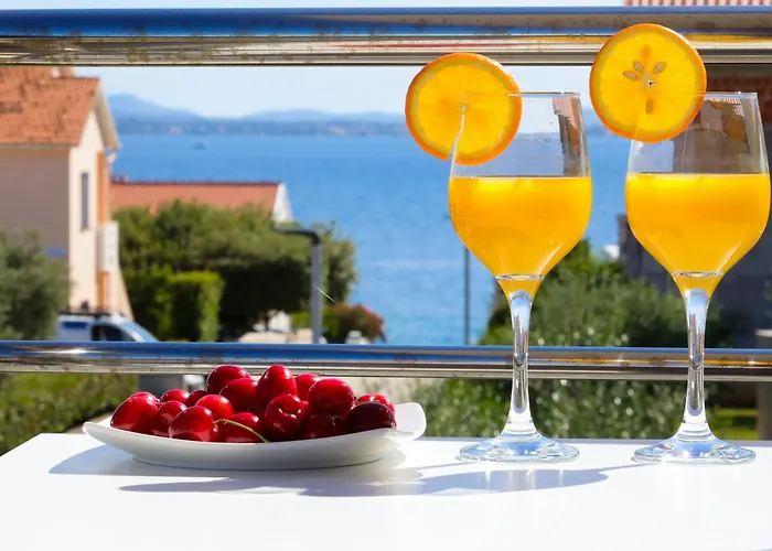 Апартаменты Pino With Pool, Sauna & Jacuzzi 2 *