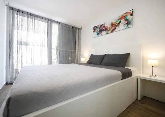 Pino With Pool, Sauna&jacuzzi 2 Petrcane