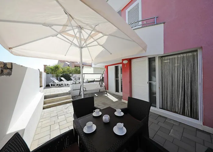 Pino With Pool, Sauna & Jacuzzi 2 Апартаменты