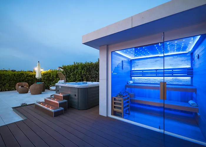 Апартаменты Pino With Pool, Sauna & Jacuzzi 2 Петрчане