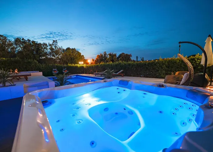 Appartamento Pino With Pool, Sauna&jacuzzi 2 Petrcane